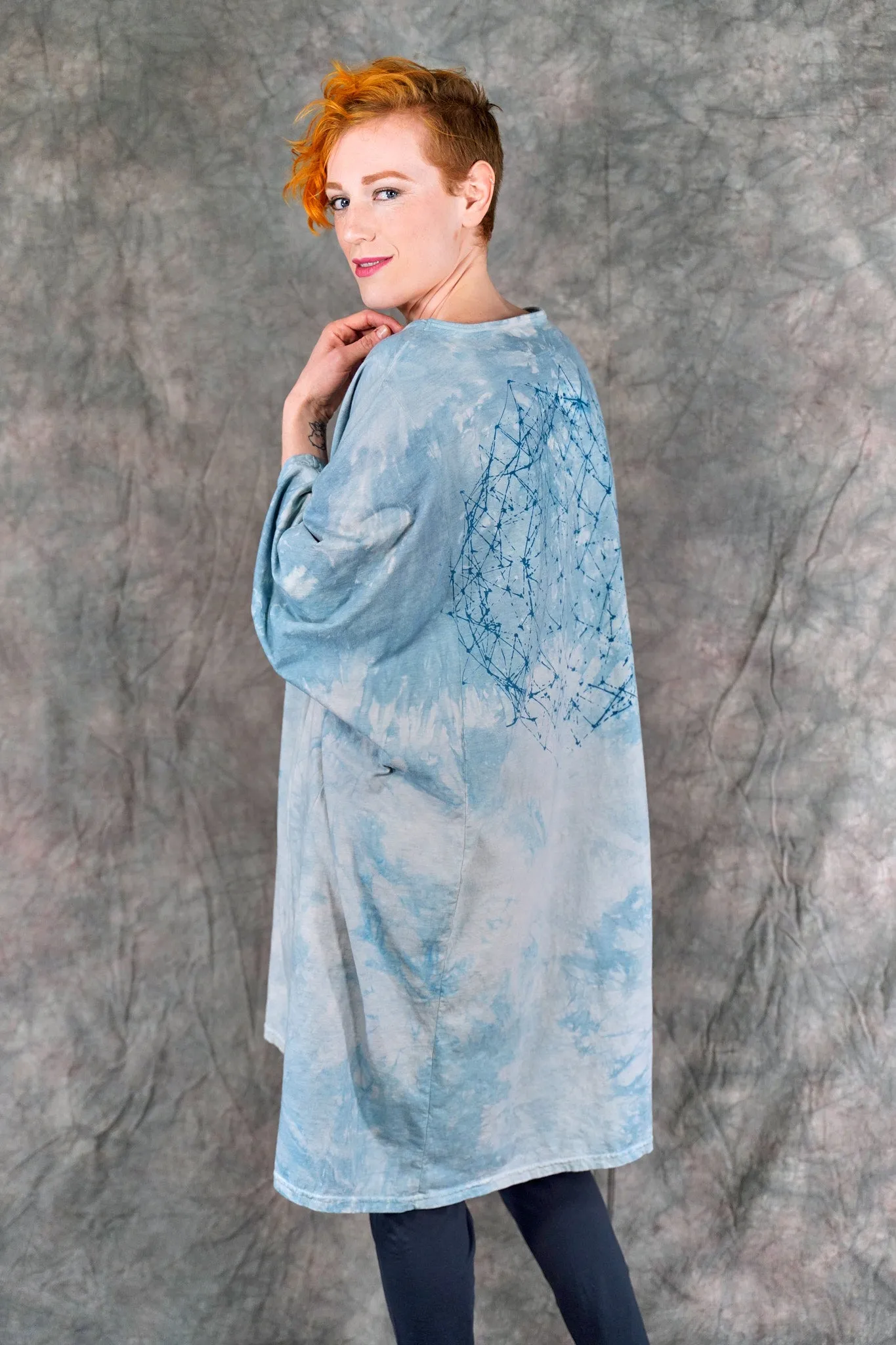 1255HD Art Tee Cobalt Botanica