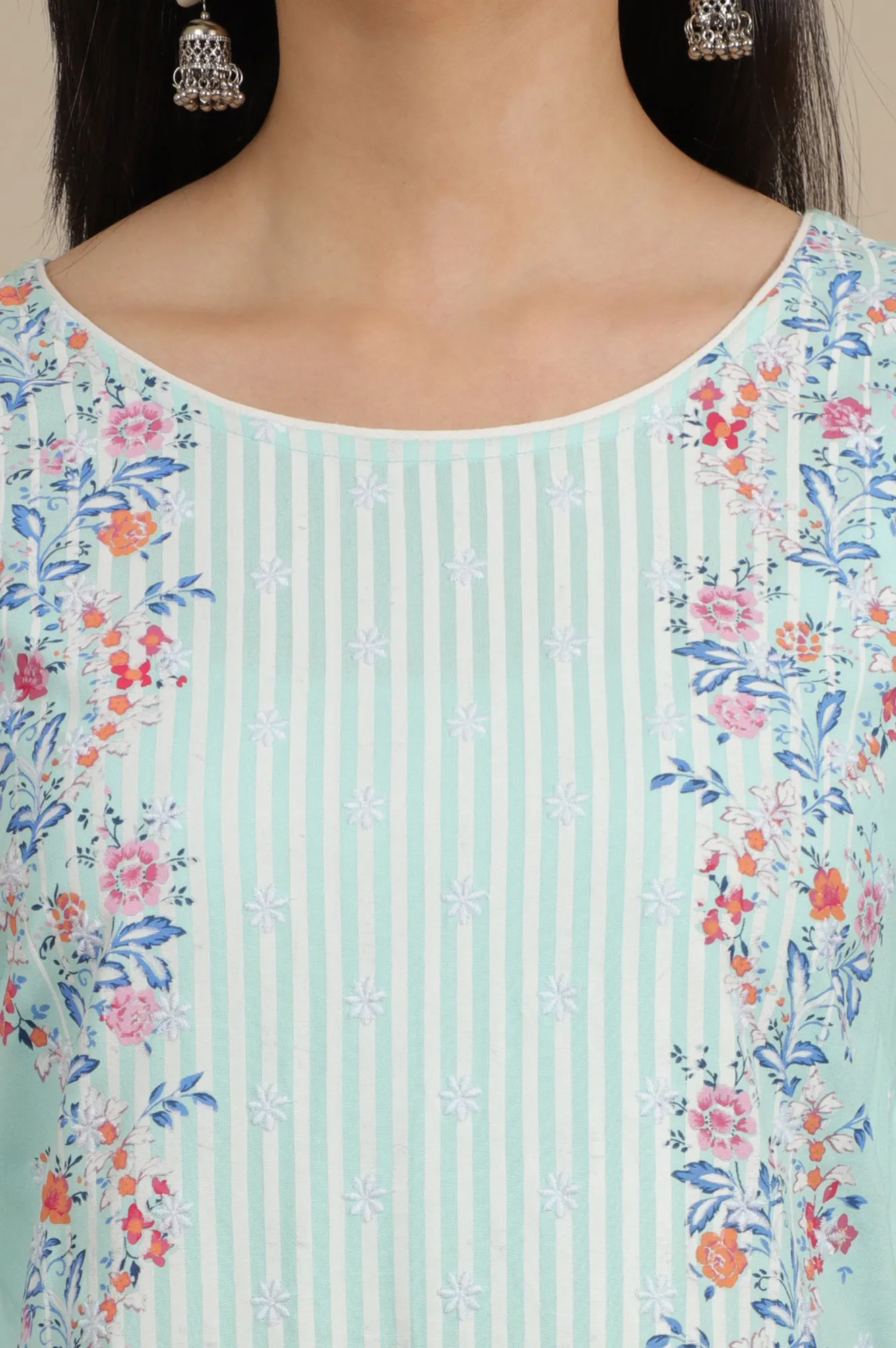 Blue Floral Printed Straight Kurta and Pants Co-ord Set
