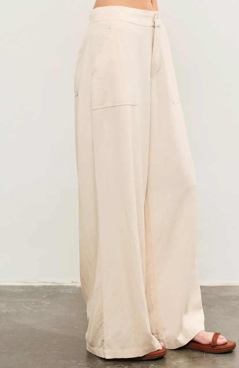 Cut Edge Waist Wide Leg Pants