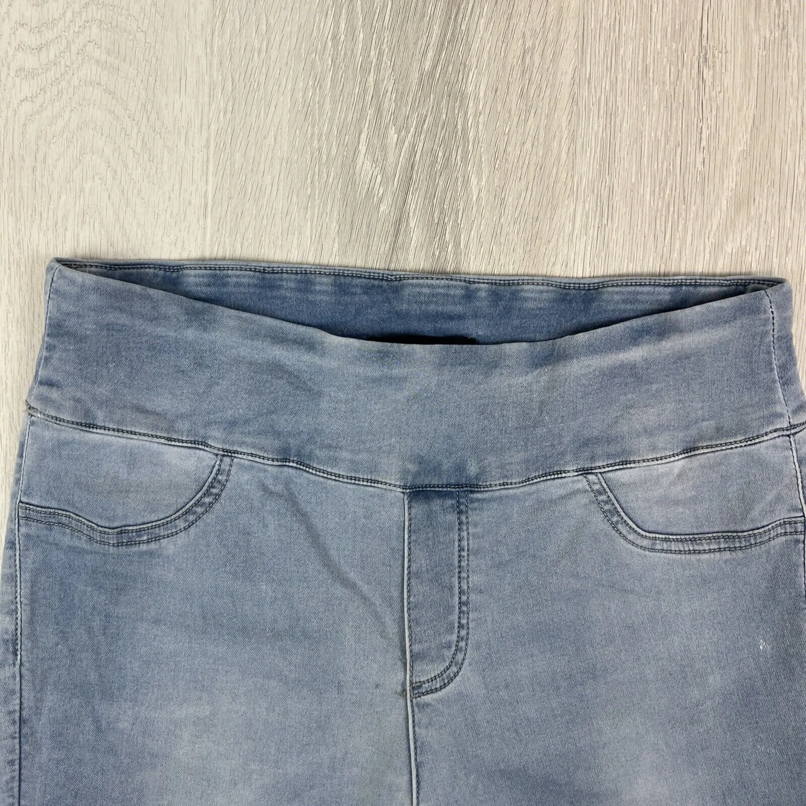 Decjuba Womens Light Wash Stretch Cut-Off Shorts Size 14