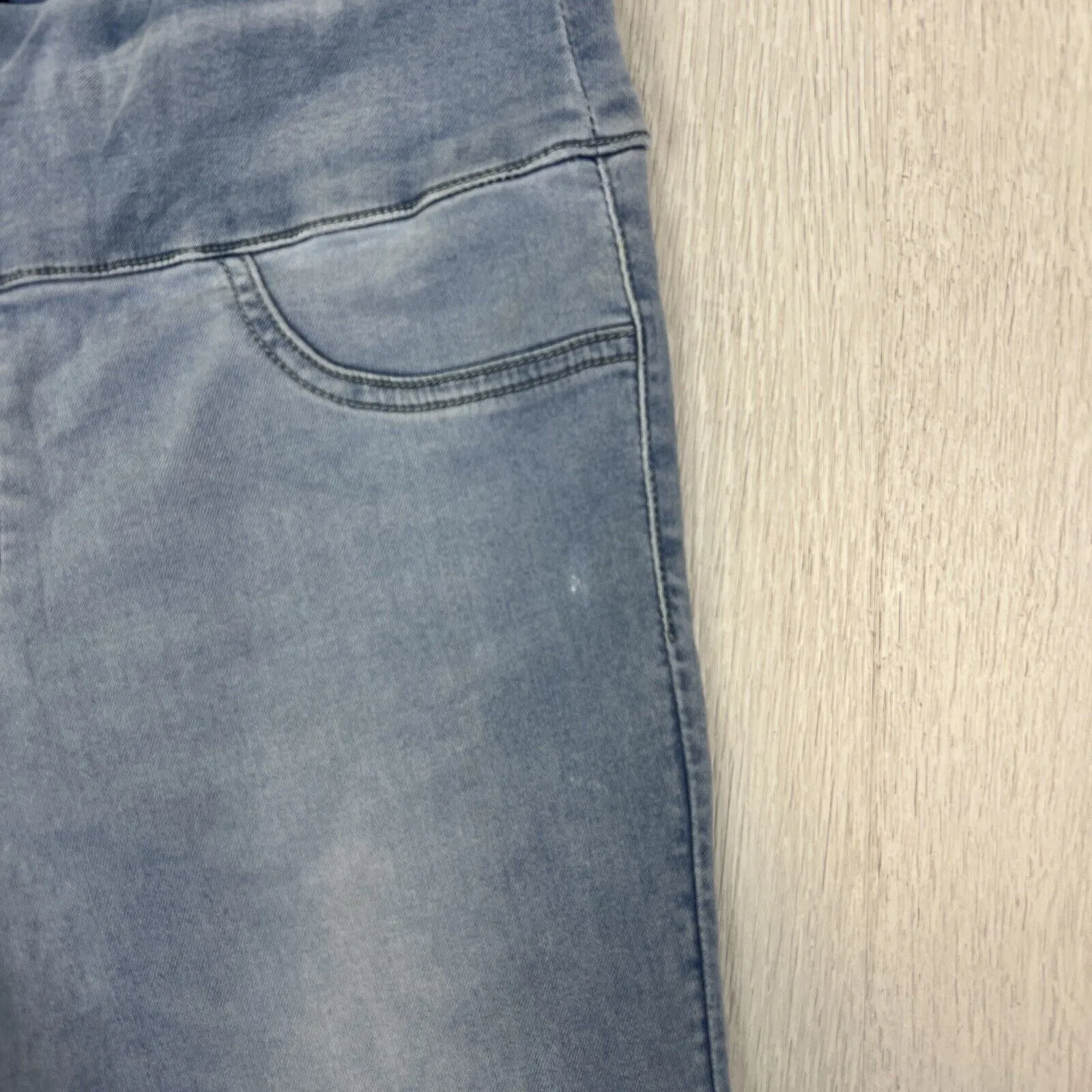 Decjuba Womens Light Wash Stretch Cut-Off Shorts Size 14