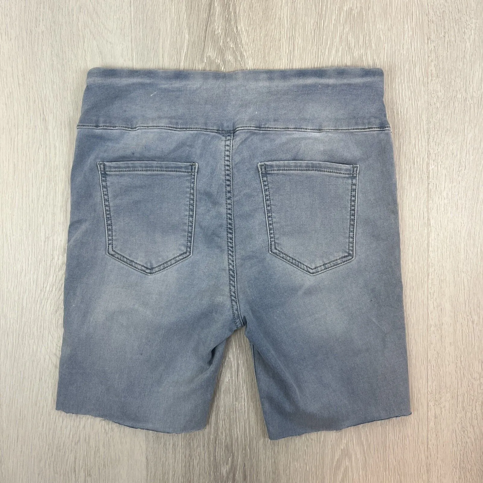 Decjuba Womens Light Wash Stretch Cut-Off Shorts Size 14