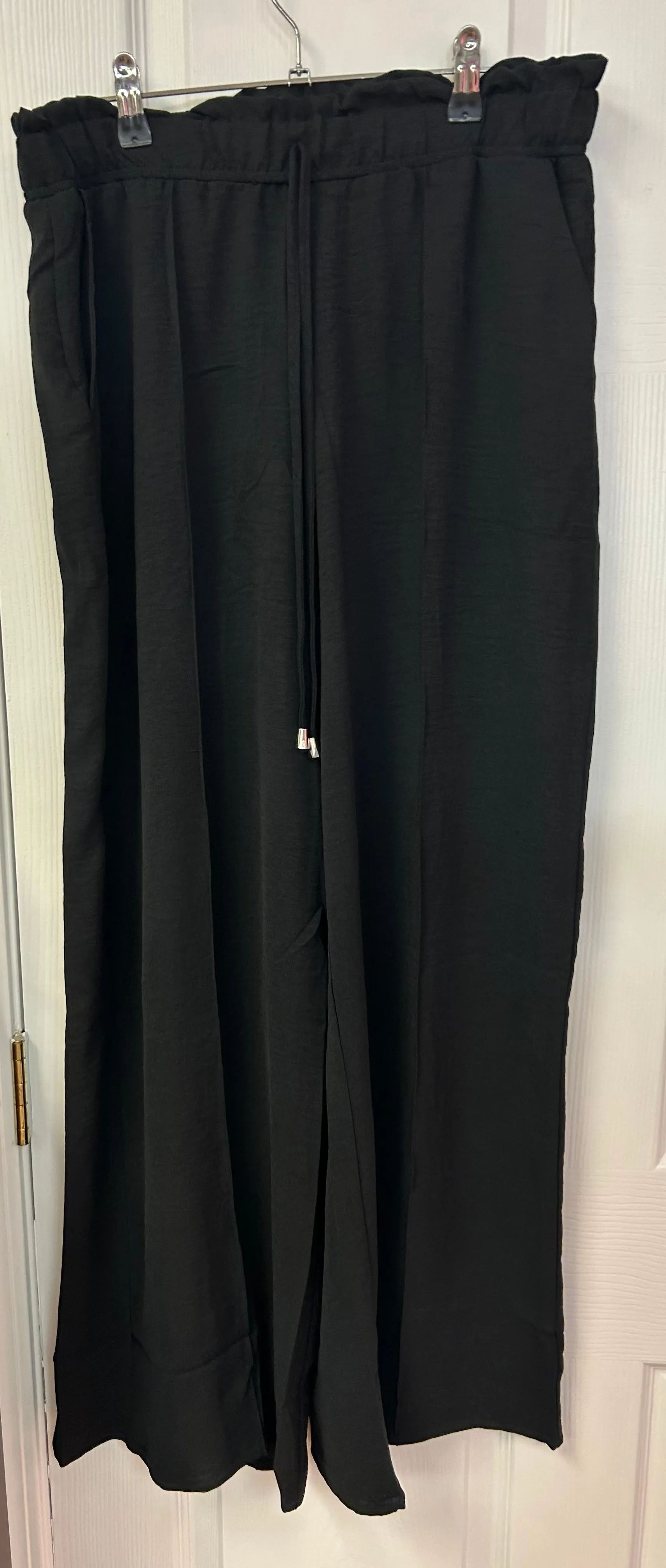 Flowy Black Pant