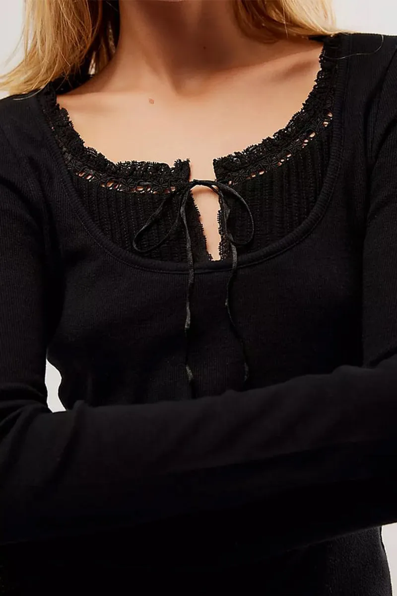 HTR1321 Sweet Elegance Knit Top