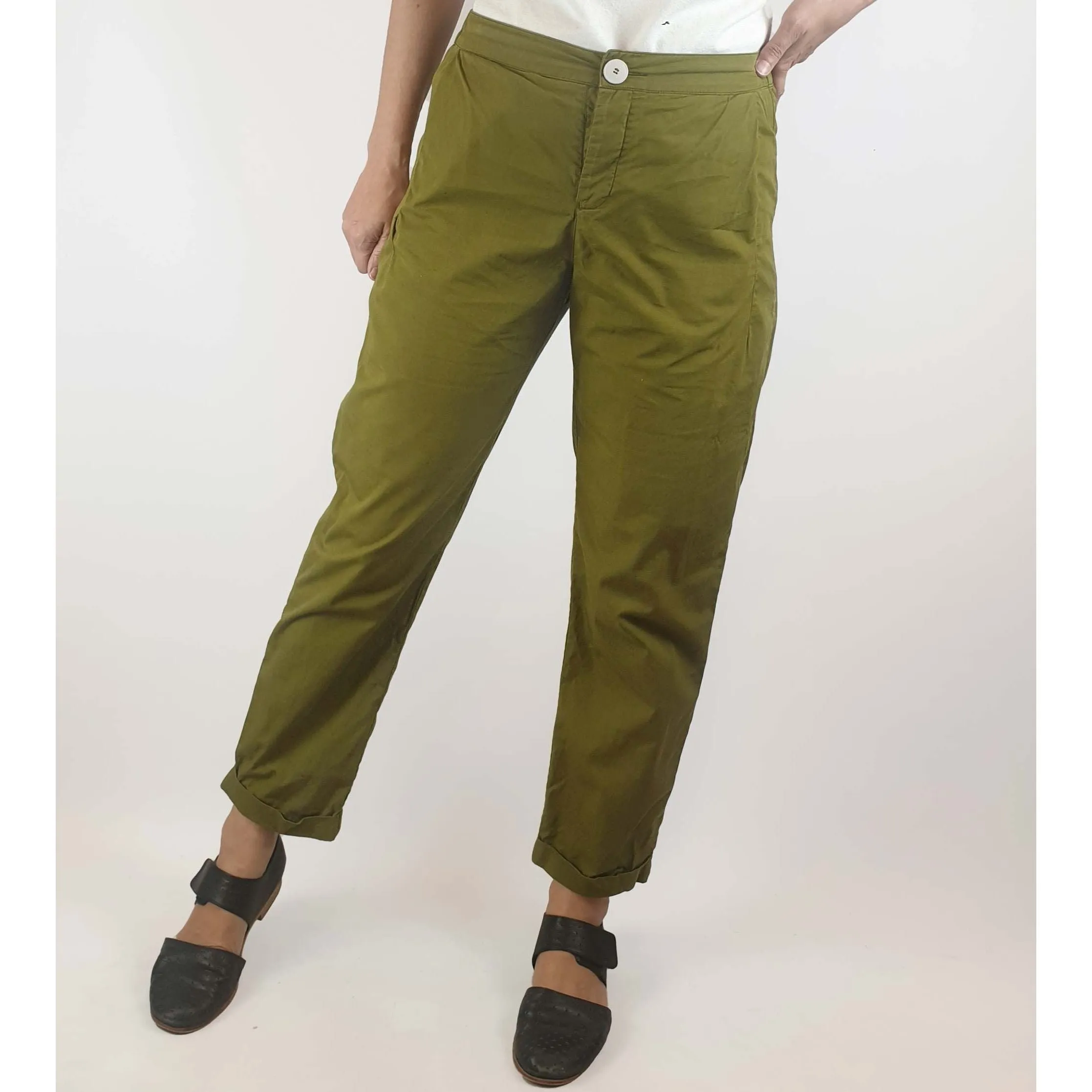 Kowtow preloved green cotton straight leg pants size XS (best fits size 8)