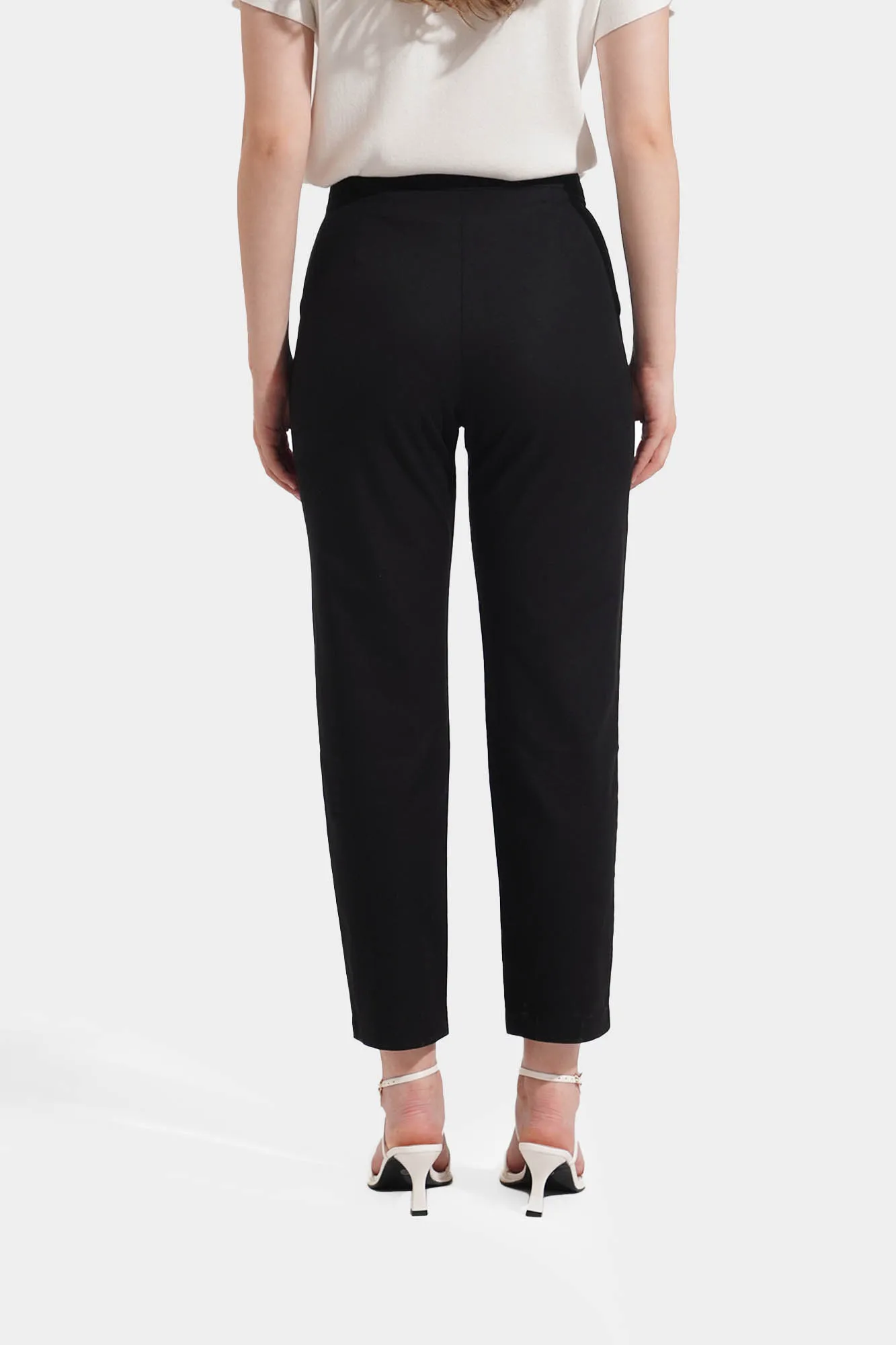 Linen Tapered Trousers