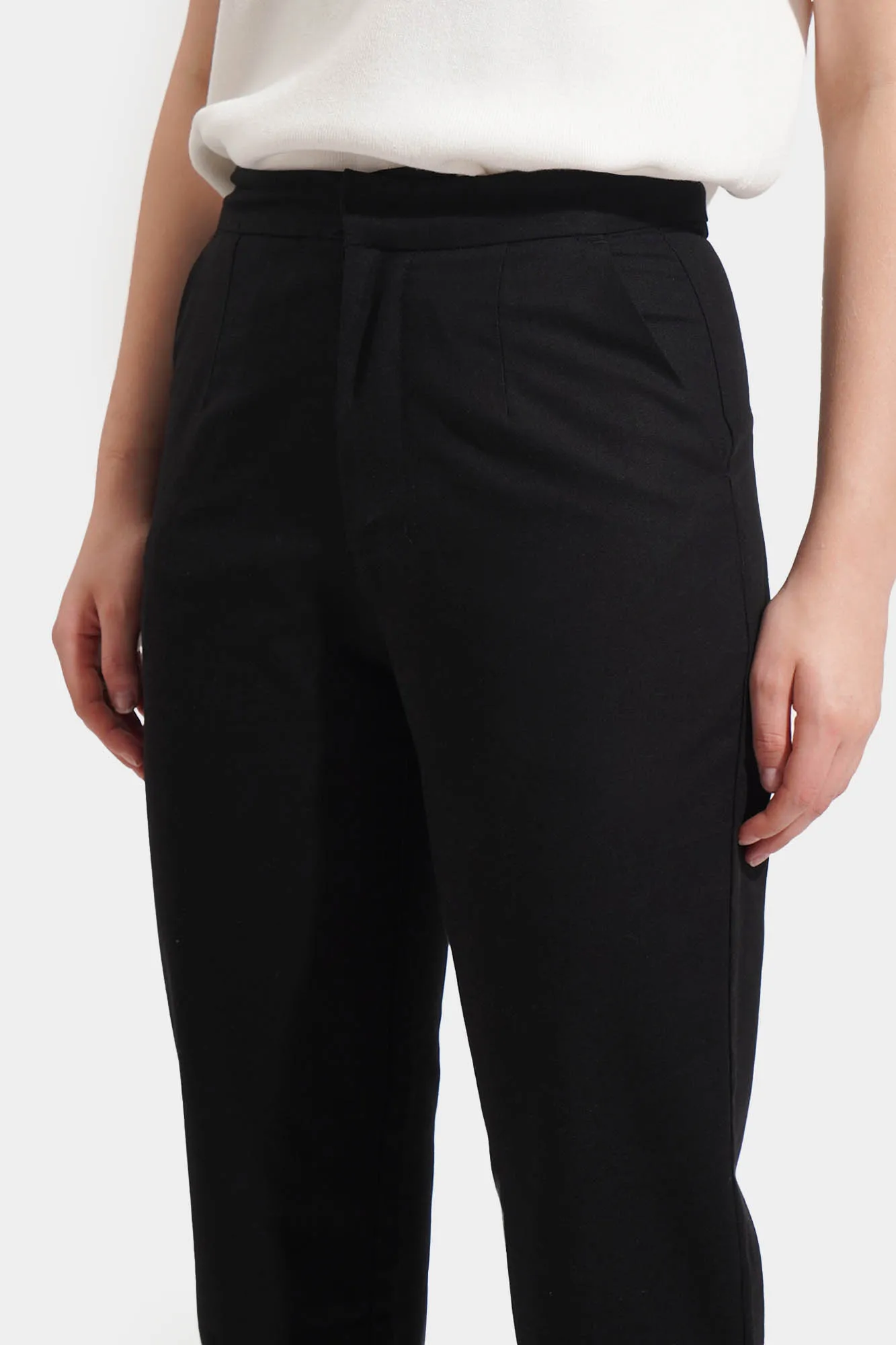 Linen Tapered Trousers