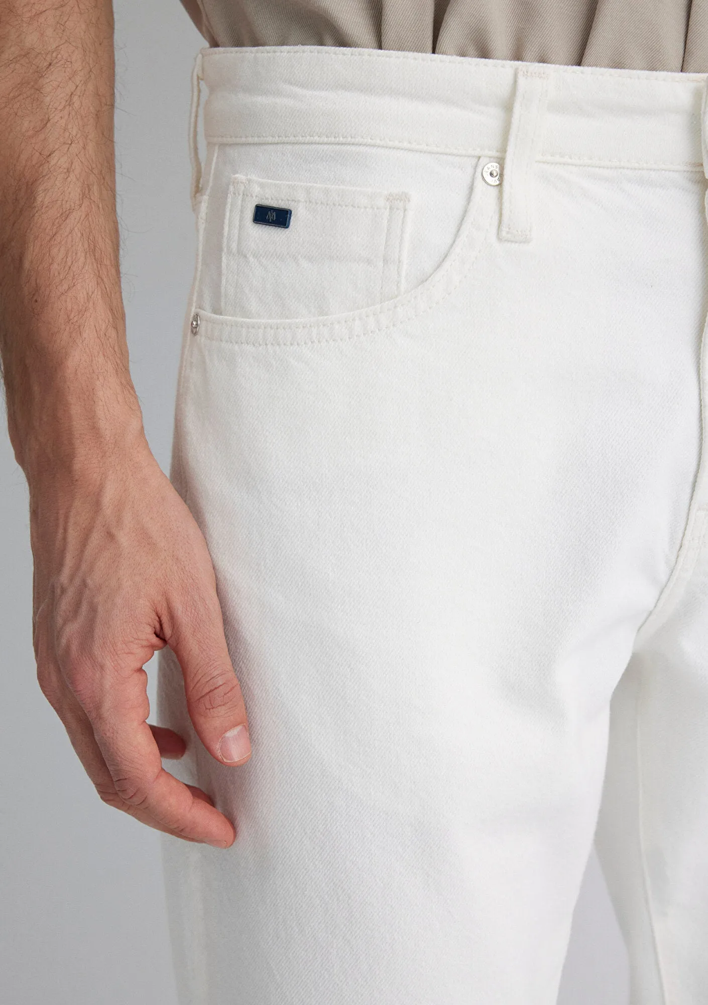 London Off White Classic Denim Jean Pants