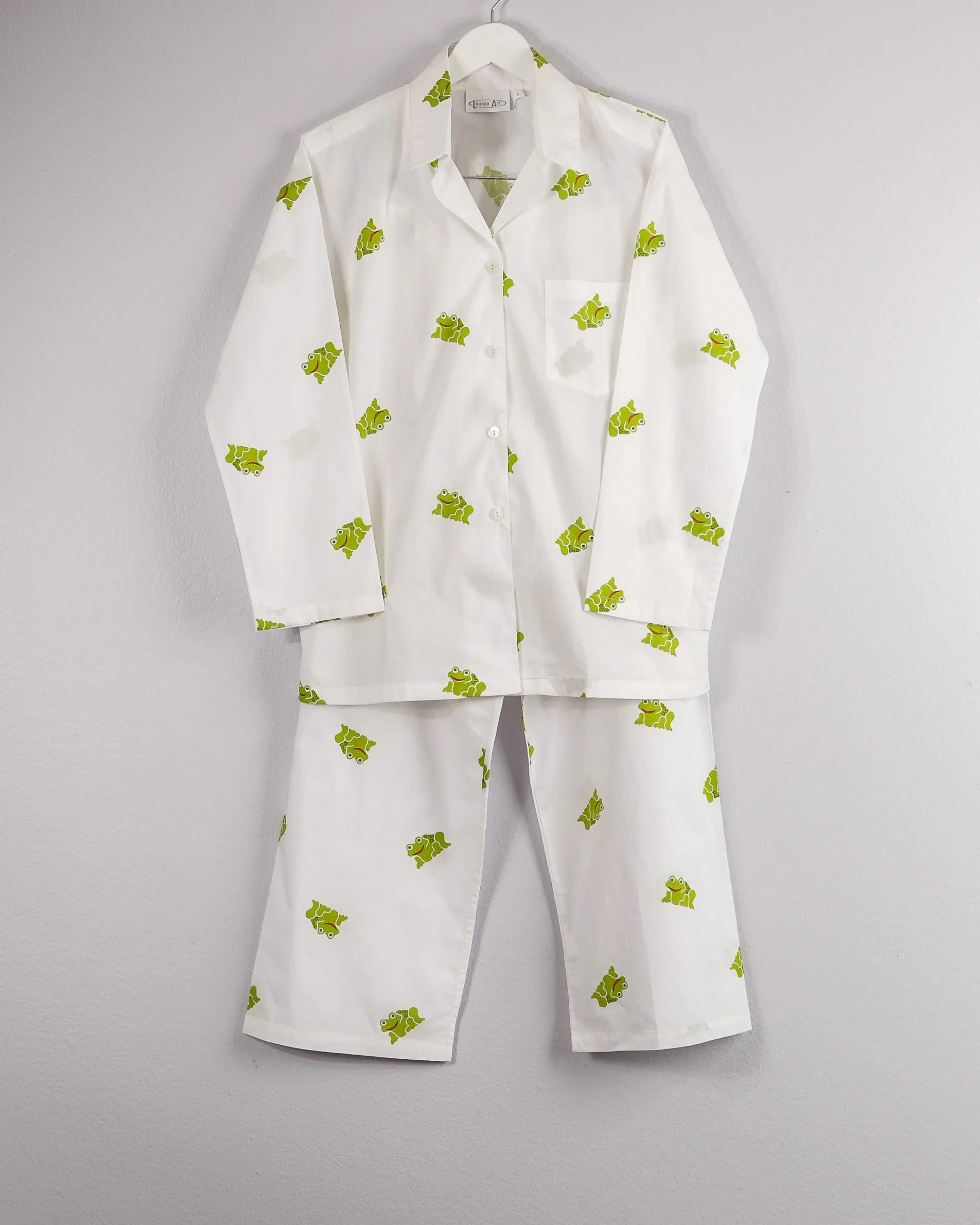 Long Sleeve Pajama Set In Green Frog Print