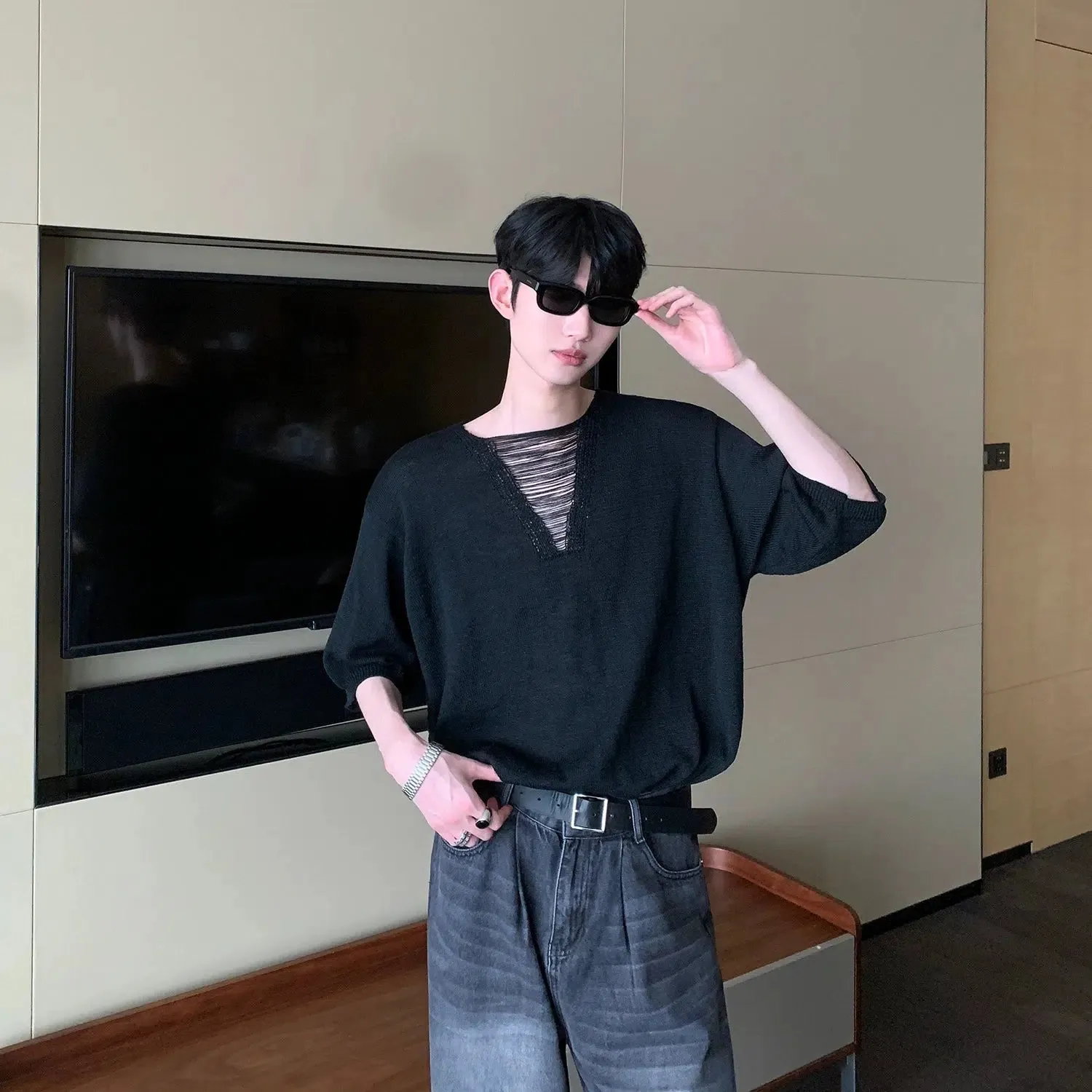 Loose Fit V-neck Lace T-shirt