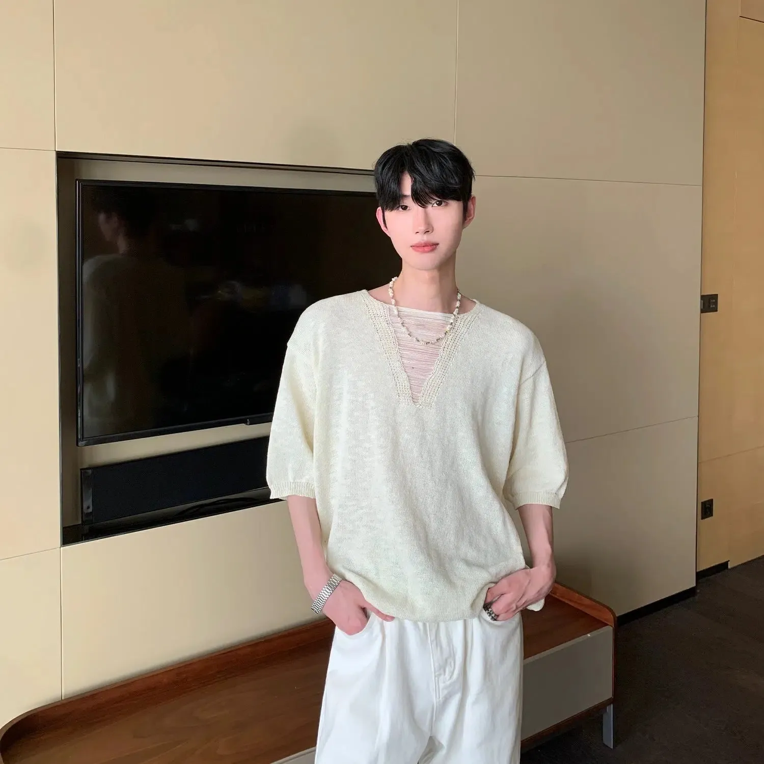 Loose Fit V-neck Lace T-shirt