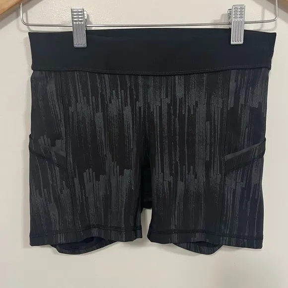 Lululemon What The Sport Short *Full-On Luxtreme Scratch Match Black Multi 4