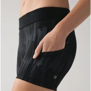 Lululemon What The Sport Short *Full-On Luxtreme Scratch Match Black Multi 4