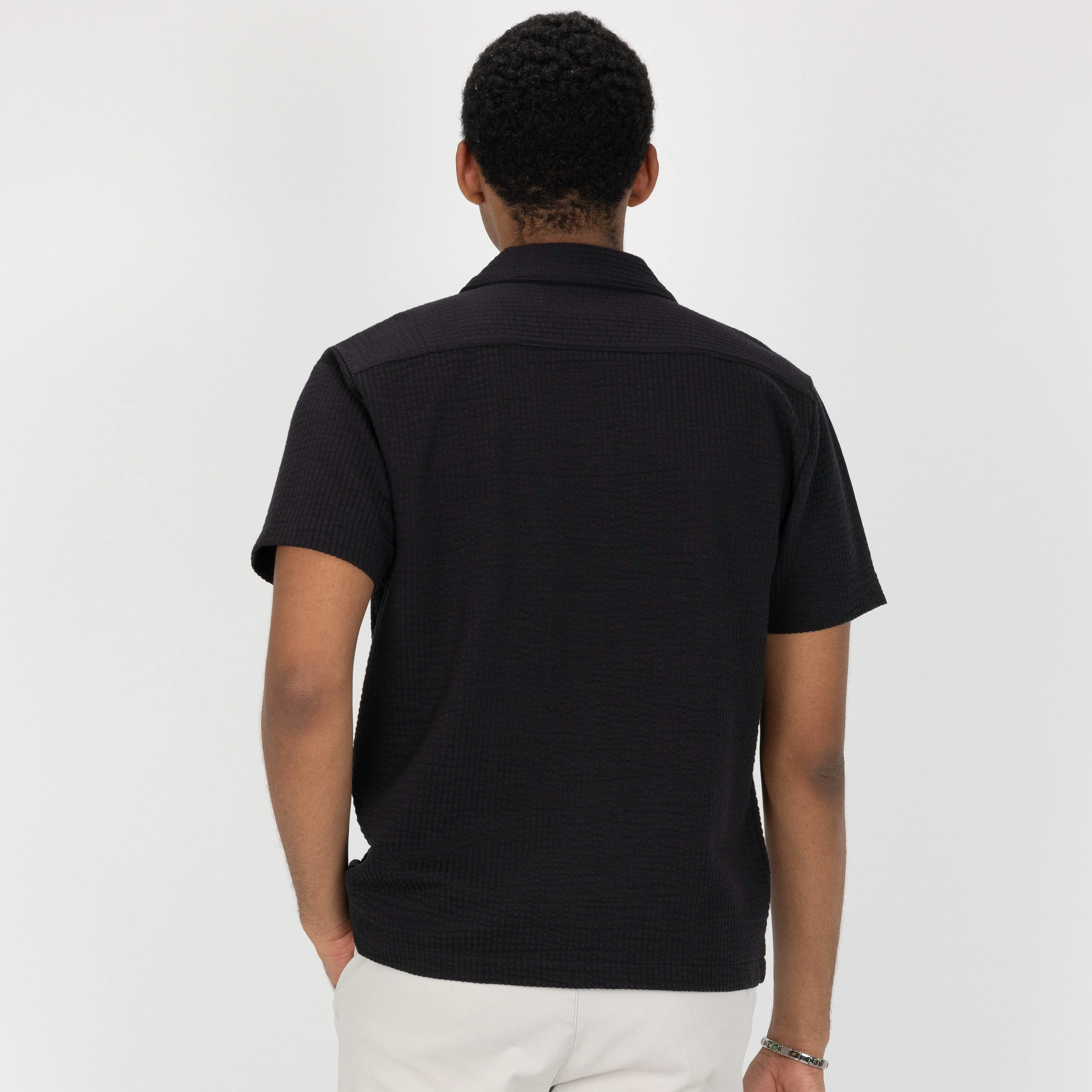 Mens Cool Knit Seersucker Puff Print Camp Shirt - Black / Vine Floral
