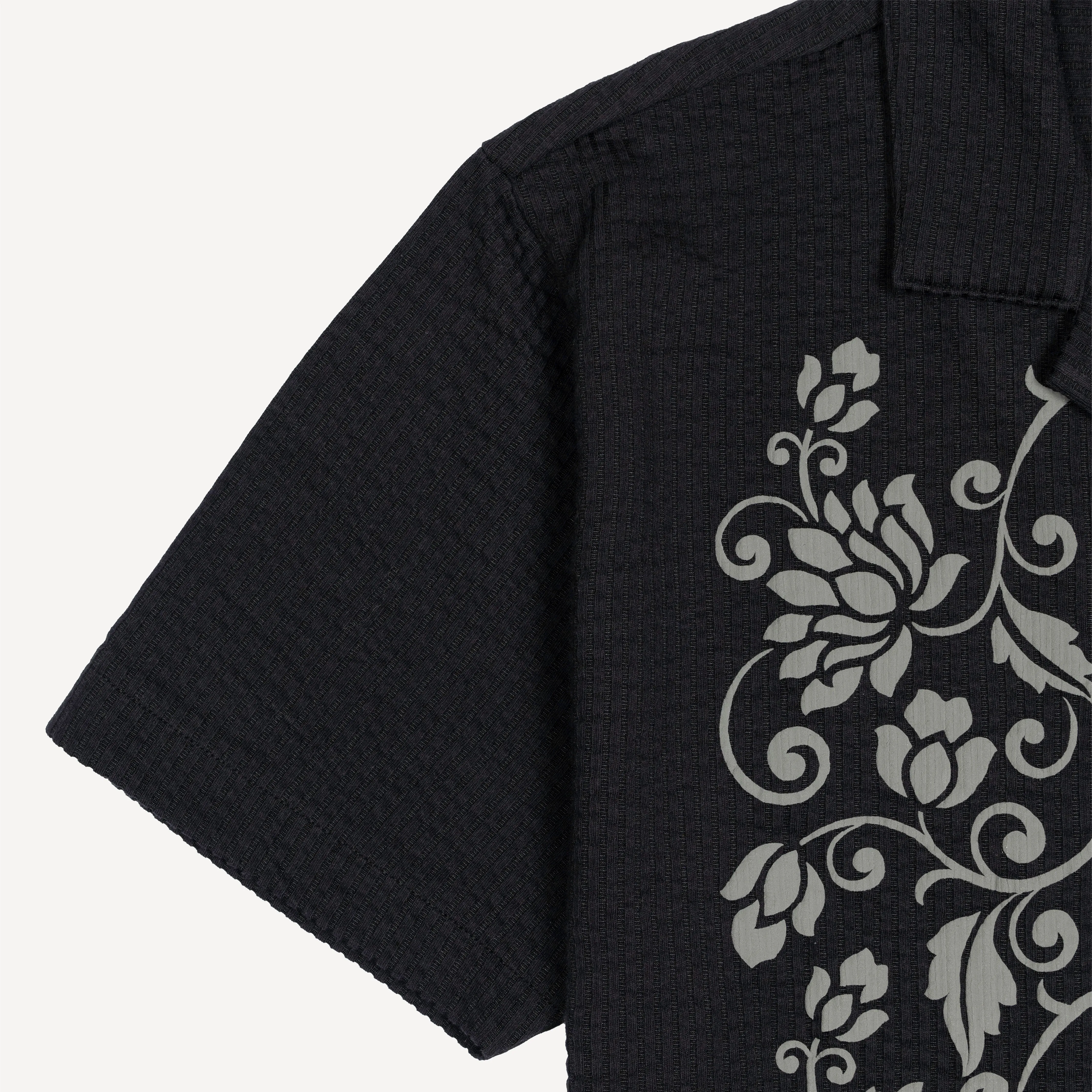 Mens Cool Knit Seersucker Puff Print Camp Shirt - Black / Vine Floral