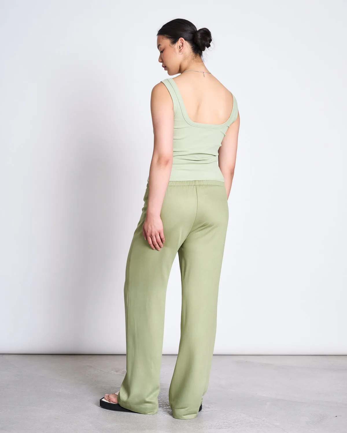 MID RISE LOOSE PANTS STRATH PALE OLIVE