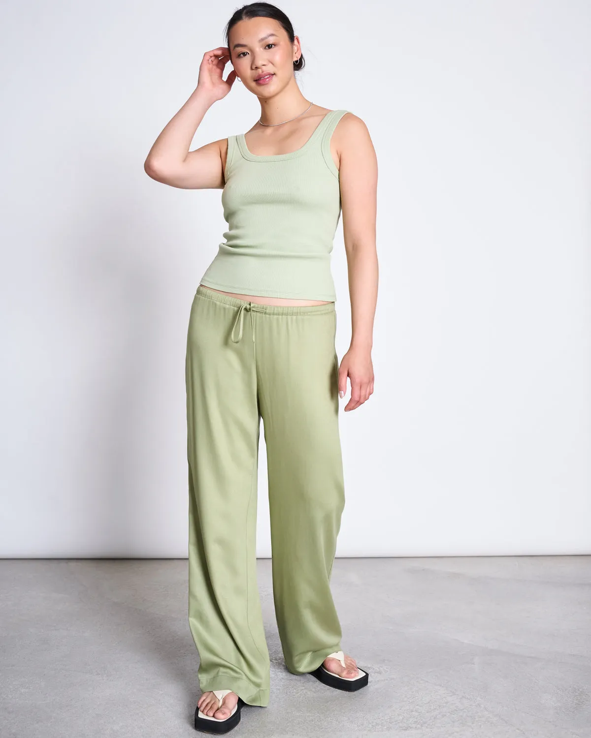 MID RISE LOOSE PANTS STRATH PALE OLIVE