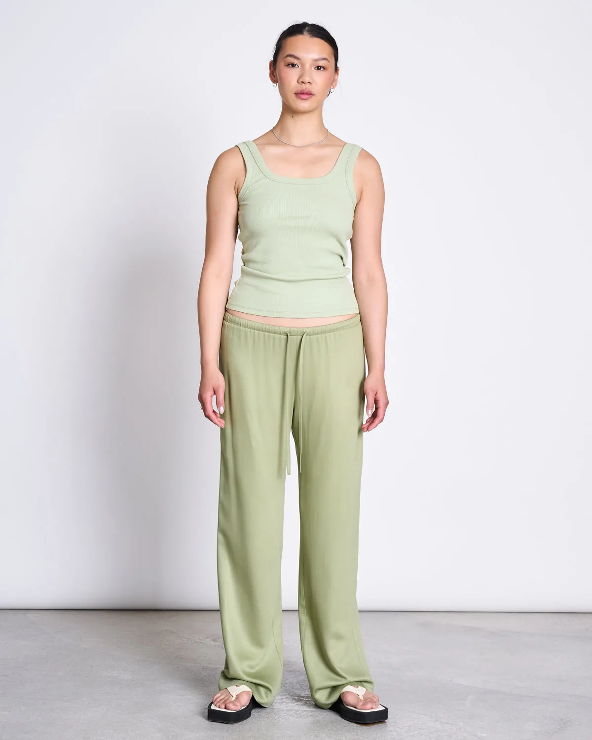 MID RISE LOOSE PANTS STRATH PALE OLIVE