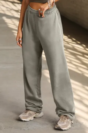 Oversized Straight Leg Jogger