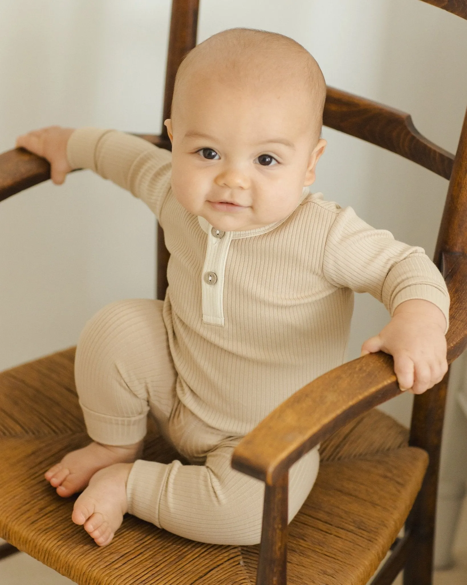 Ribbed Henley || Latte