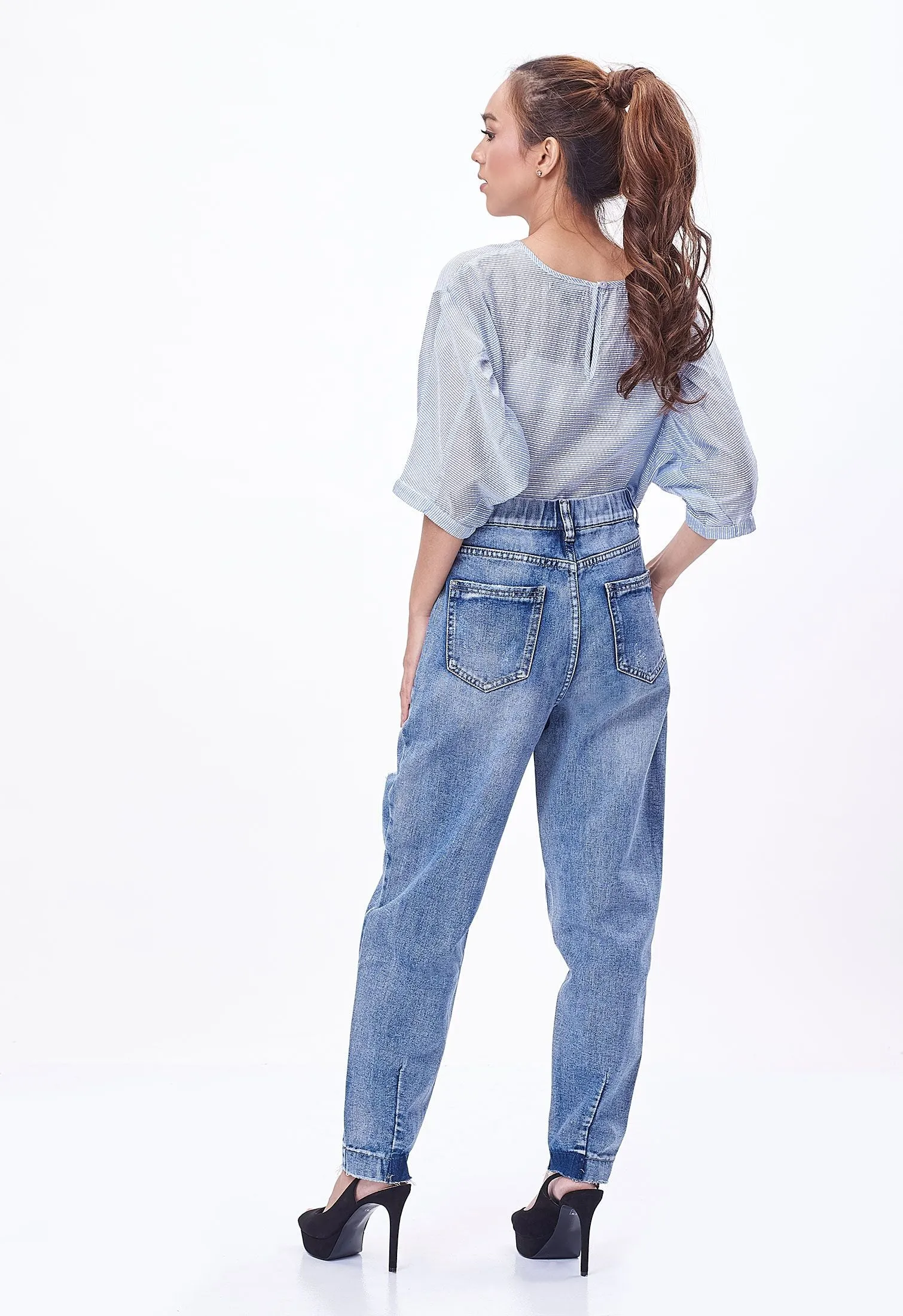 Ripped Stress Jeans Pants