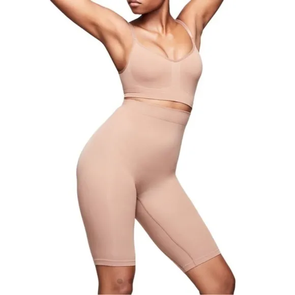 SKIMS Sculpting Short Above The Knee Seamless Shape Wear High Rise xxs/xs
