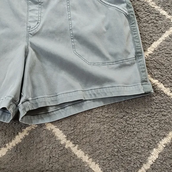Spanx Stretch Twill Shorts 6&quot; in Hazy Blue