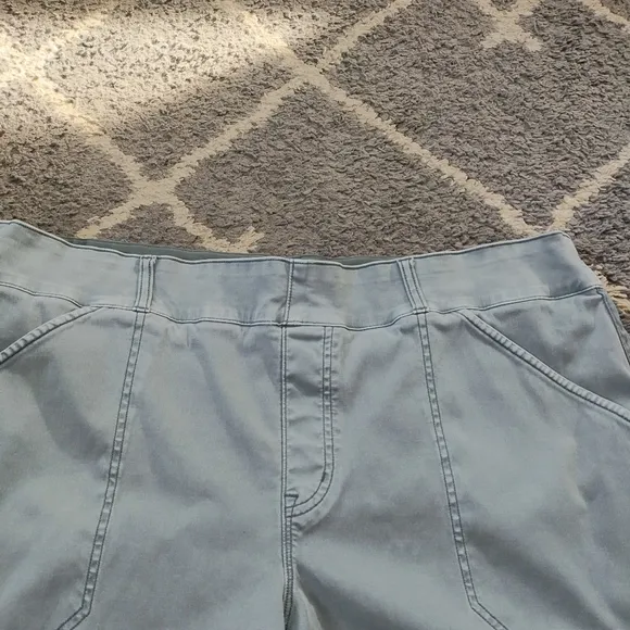 Spanx Stretch Twill Shorts 6&quot; in Hazy Blue