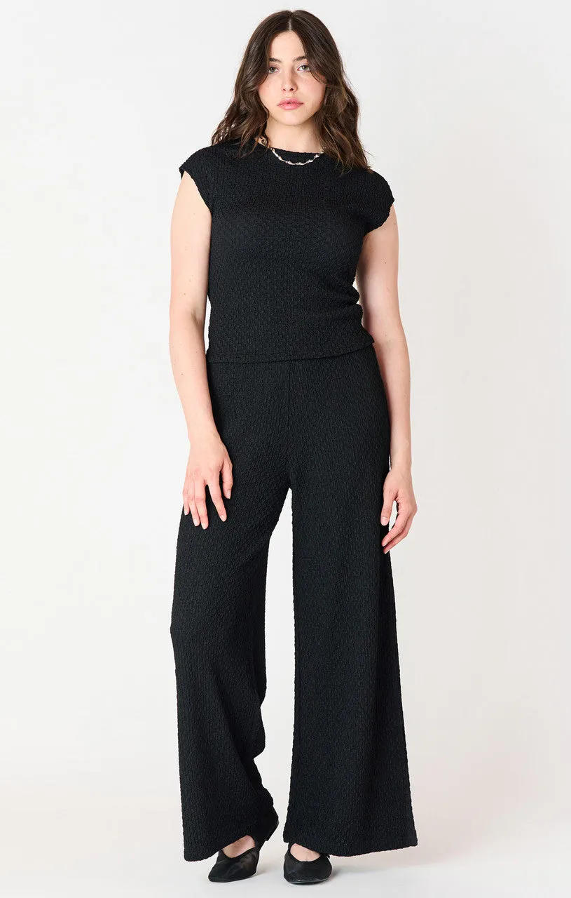 TEXTURED FLOWY WIDE LEG PANTS