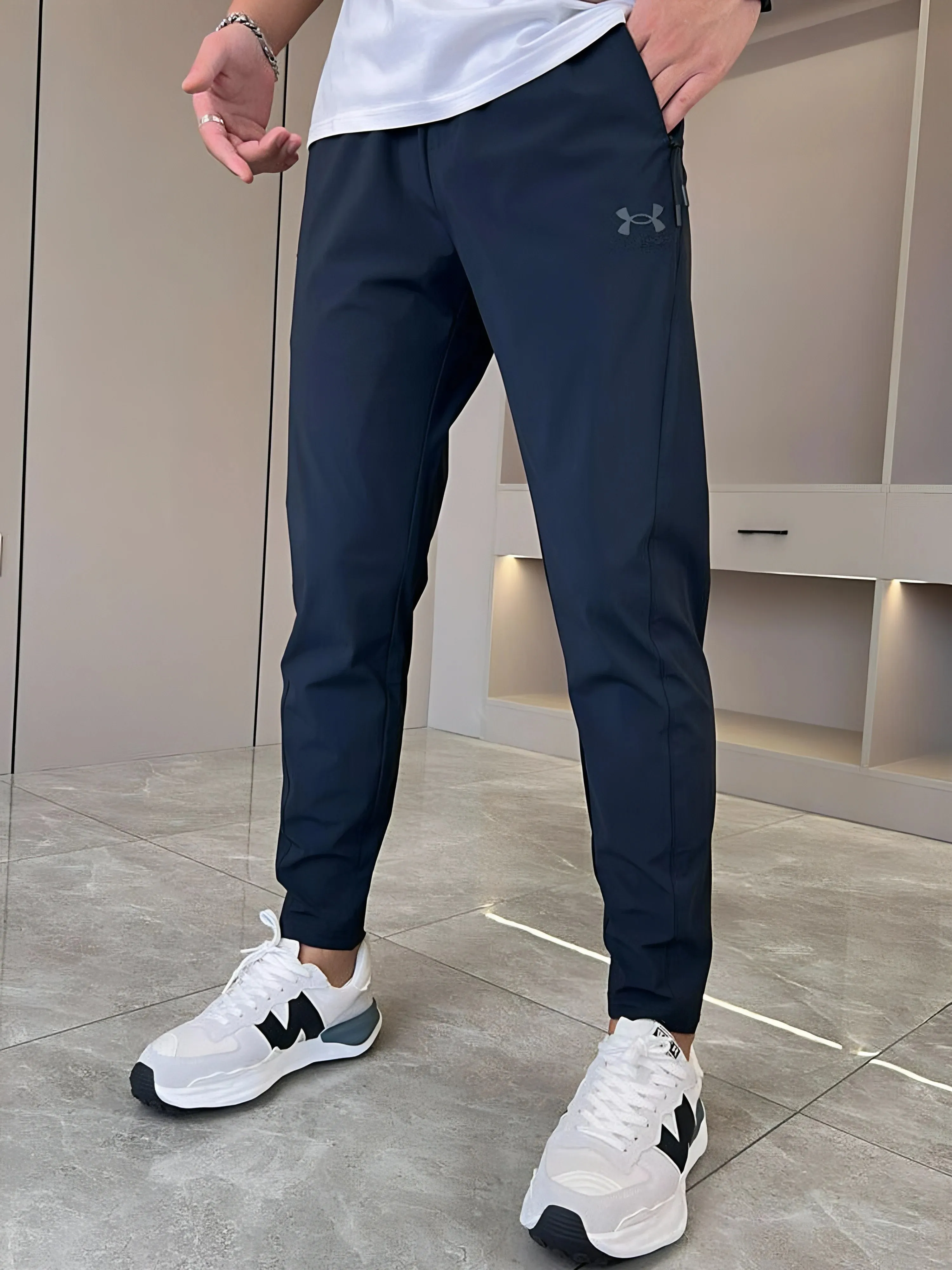 Under Armour | Ultra stretchy unisex performance pants