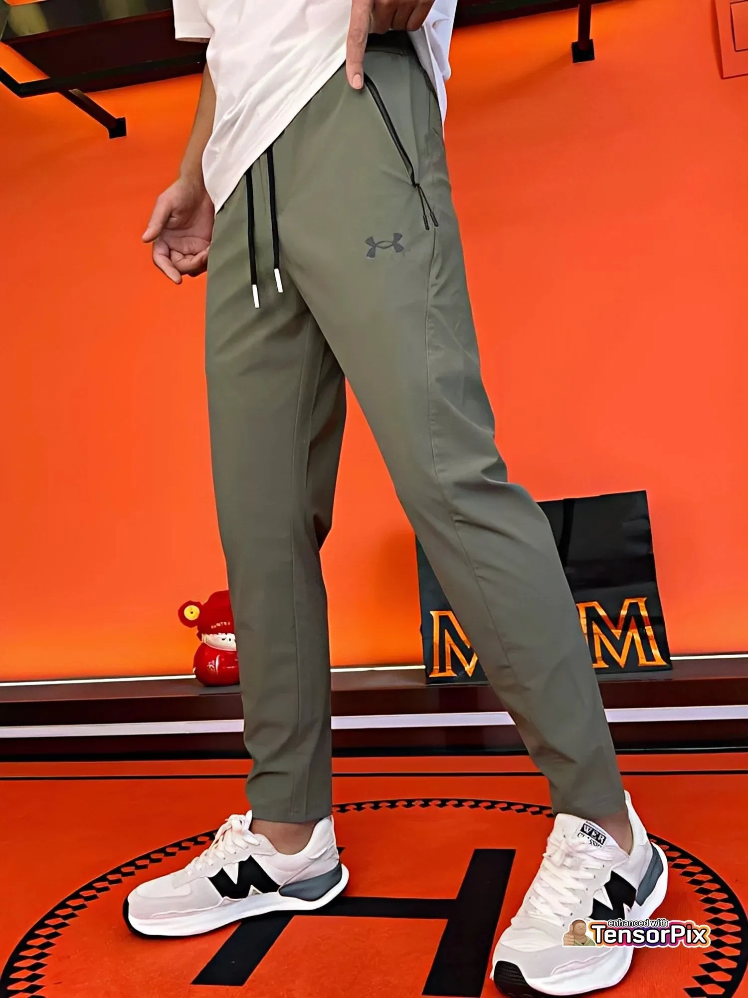 Under Armour | Ultra stretchy unisex performance pants