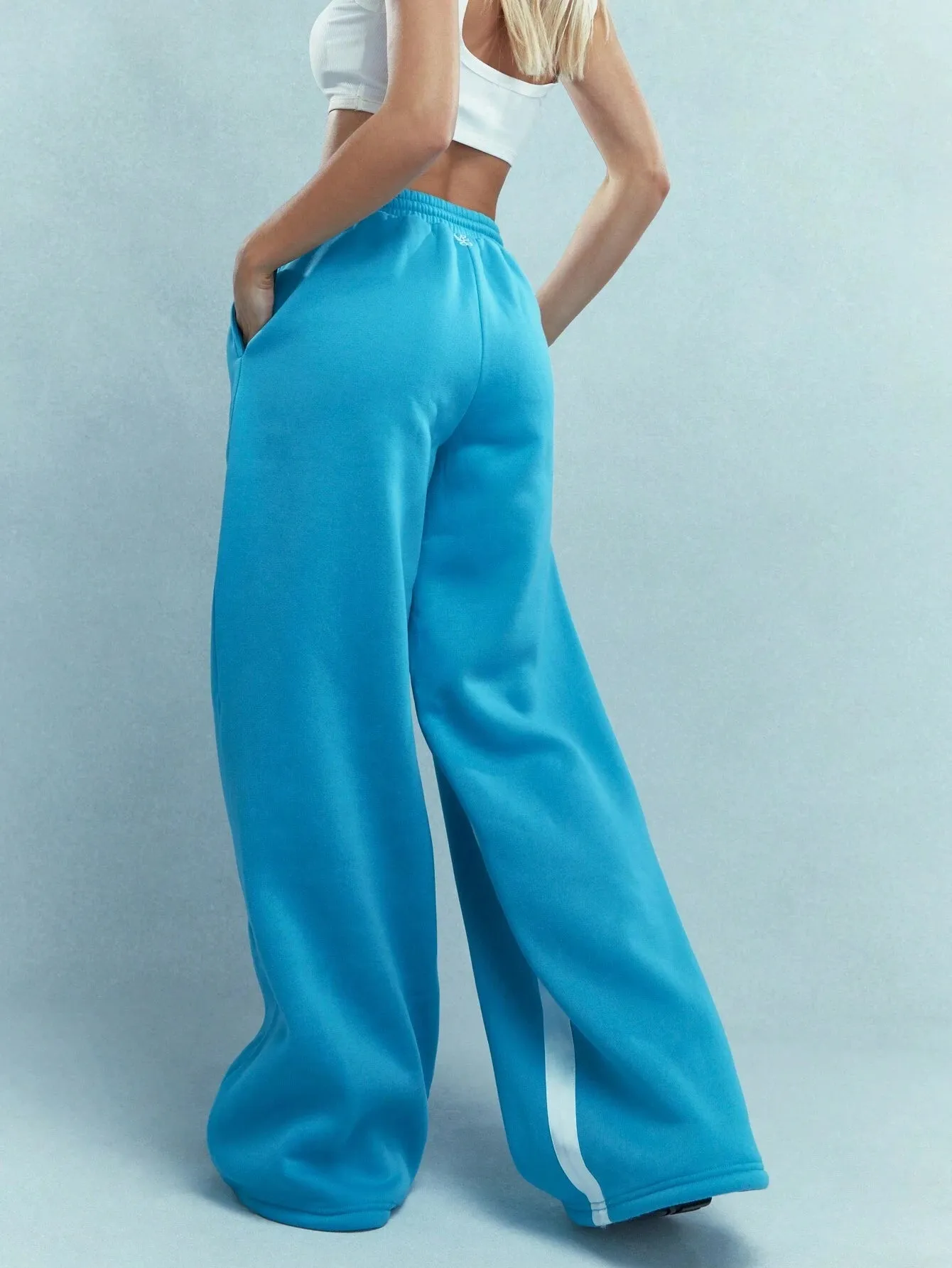Wide-Leg Fleece Sweatpants – Trendy & Ultra-Comfortable