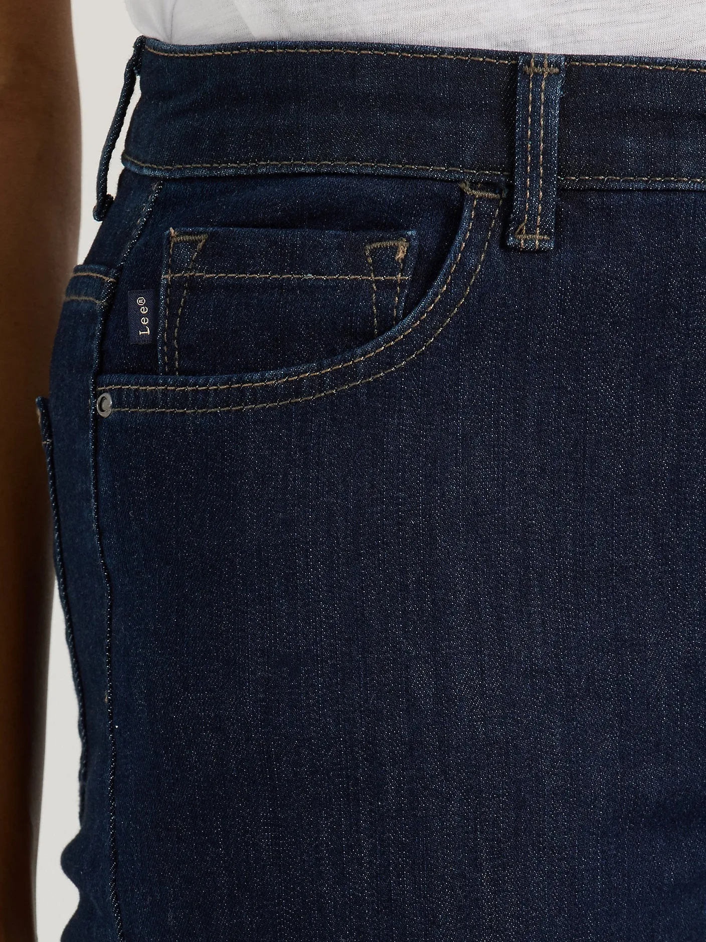 Women’s Instantly Slims Relaxed Fit Straight Leg Jean Classic Fit - Heritage - 340-4894